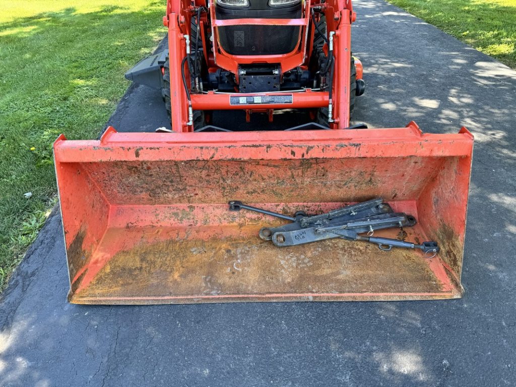 2017 Kubota B2601 4x4 Loader Mower Backhoe