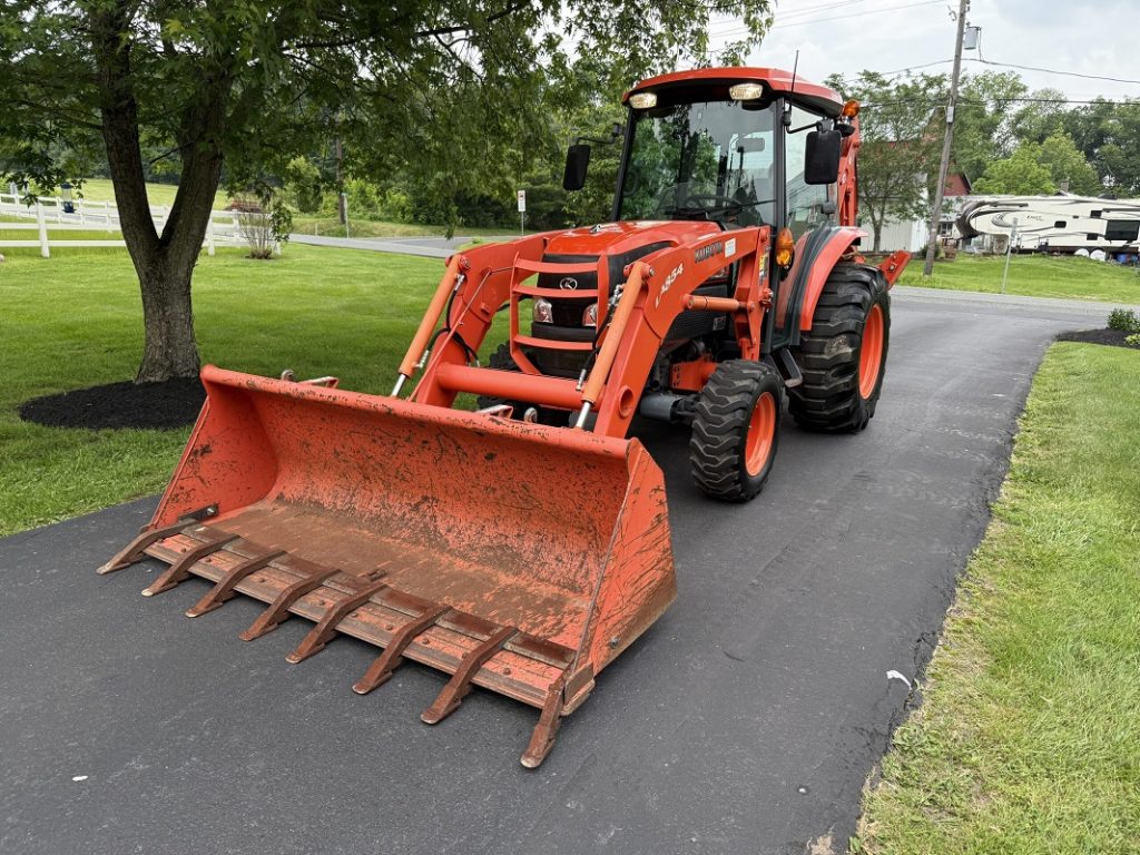 2010 Kubota Grand L5740 4x4 Loader Backhoe